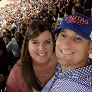 Meet your Posher, Courtney